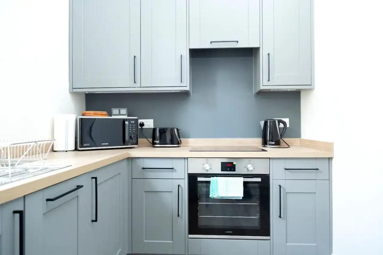 Bright 2 Bedroom Flat Next To Meadows Park Edinburgh Apartment