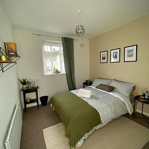 https://cheerful-and-cosy-double-room.belfasthotelsireland.com