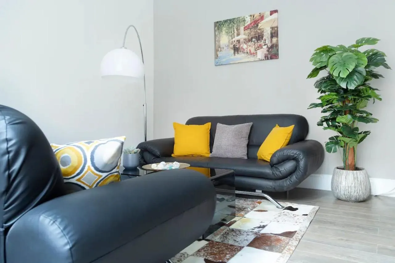 Bright 2 Bedroom Flat Next To Meadows Park Edinburgh 0*,  United Kingdom